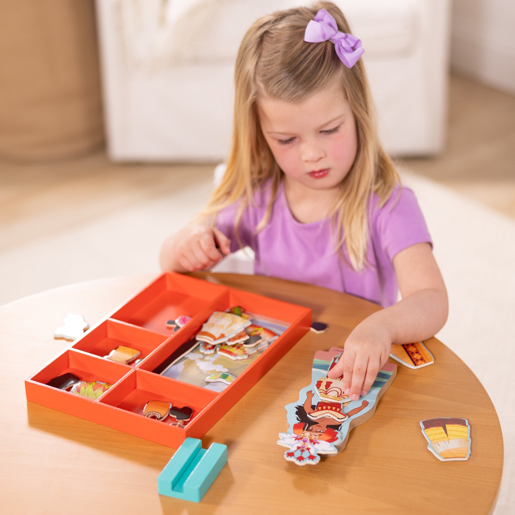 Disney Moana Wooden Magnetic Dress-Up Play Set