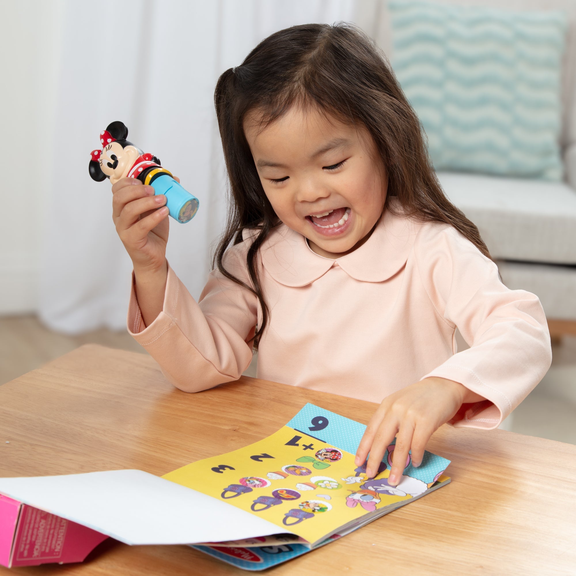 Sticker WOW! Activity Pad & Sticker Stamper - Disney's Minnie Mouse